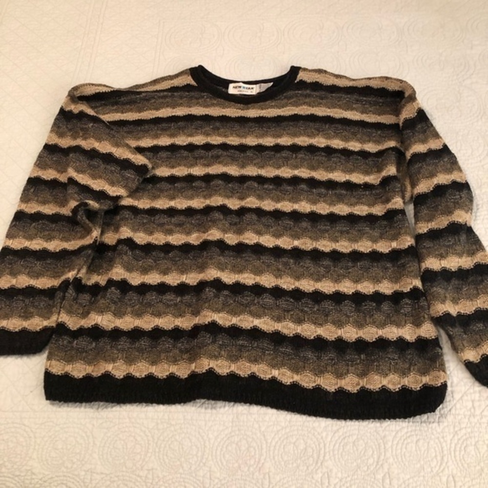 Vintage New Era sweater. Unisex size XL.